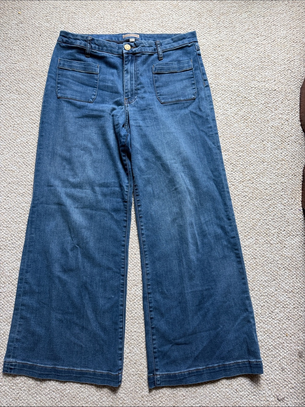 KUT from the Kloth wide leg jeans with stretch. Size 12